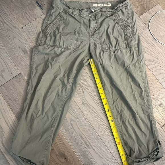 Dkny Jeans Army Green Ankle Length Cargo Style Pants, rolled at bottom, Size 6 - Picture 4 of 5